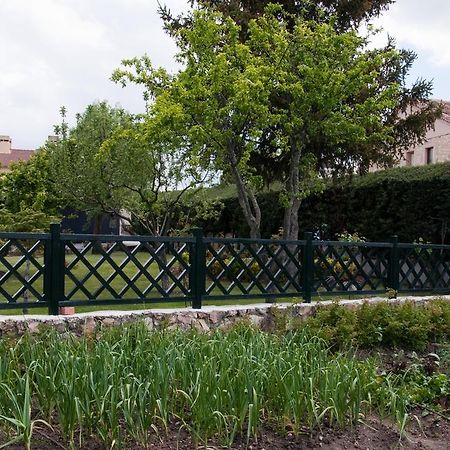 Hospederia Gemma Otel La Lastrilla Dış mekan fotoğraf