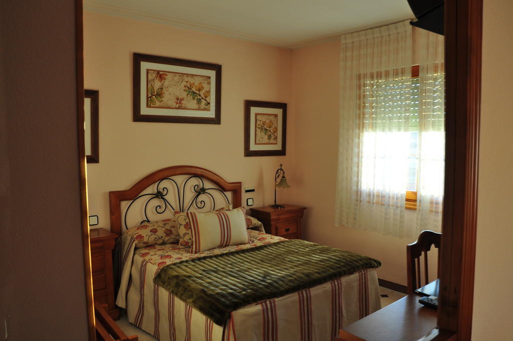 Hospederia Gemma Otel La Lastrilla Oda fotoğraf