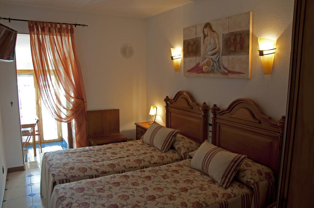 Hospederia Gemma Otel La Lastrilla Oda fotoğraf