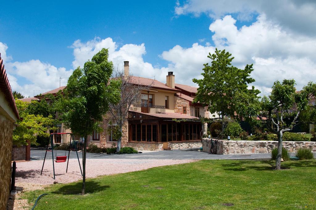Hospederia Gemma Otel La Lastrilla Dış mekan fotoğraf